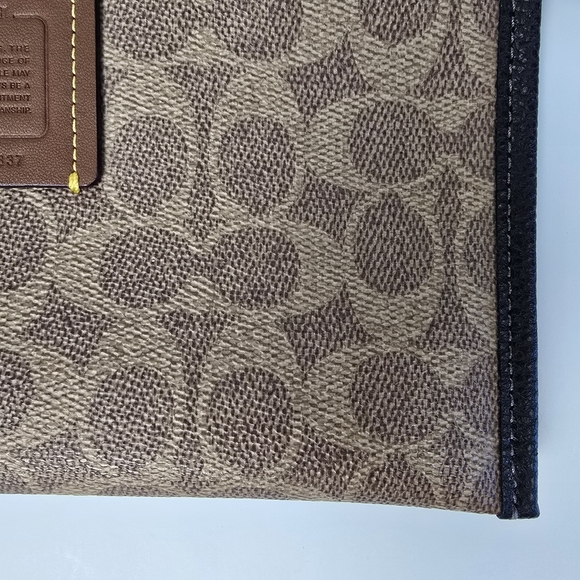 Coach Zip Pouch In Signature Canvas - Picture 5 of 14